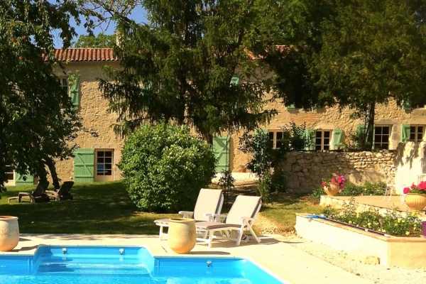 Beautiful stone house with gîte and swimming pool