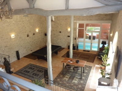 Maison avec piscine intérieure et terrasses et splendide vue