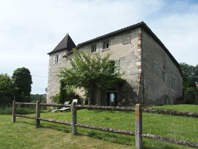 Old farmhouse with guesthouse