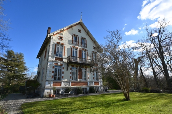 Unique maison de maître avec piscine et parc