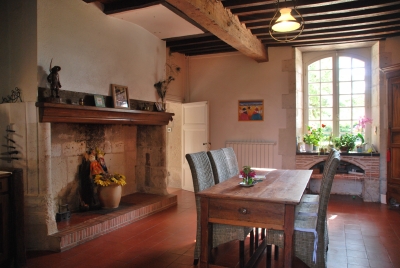 Beautiful restored house with gîte and barn