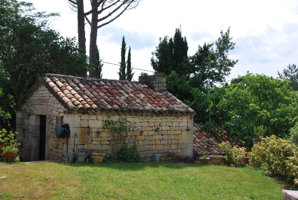 Authentiek huis in de Quercy Blanc met gastenverblijf en zwembad