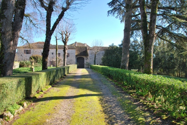 Château avec parc boisé sur 2 hectares