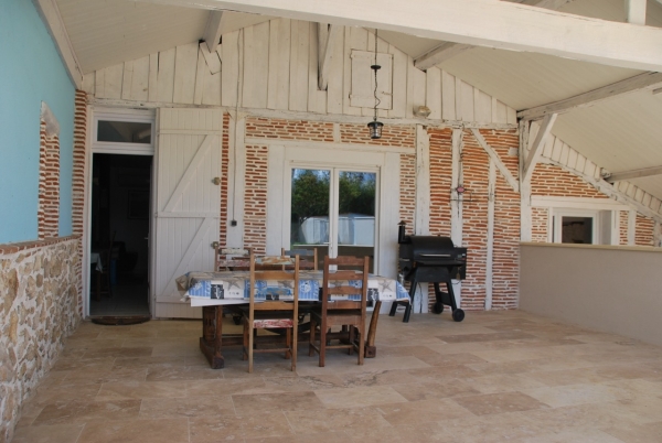 Propriété avec accès au Lot, piscine et maison d’amis