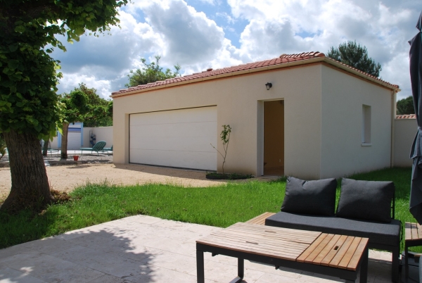 Propriété avec accès au Lot, piscine et maison d’amis