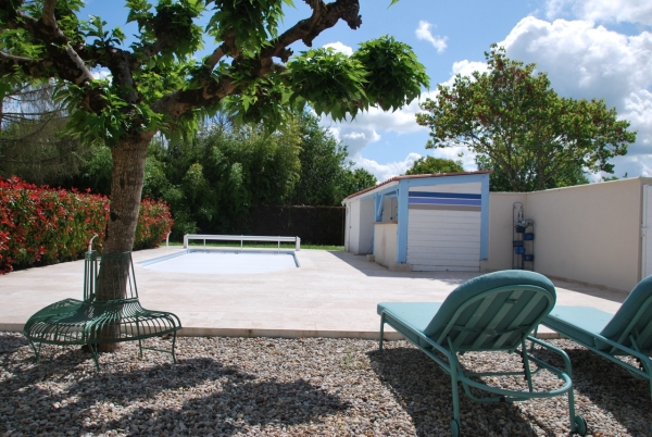 Propriété avec accès au Lot, piscine et maison d’amis