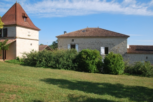 Grande Maison de Campagne avec Pigeonnier, grange et piscine