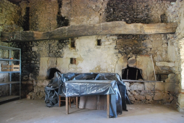 Groot landhuis met pigeonnier, schuur en zwembad