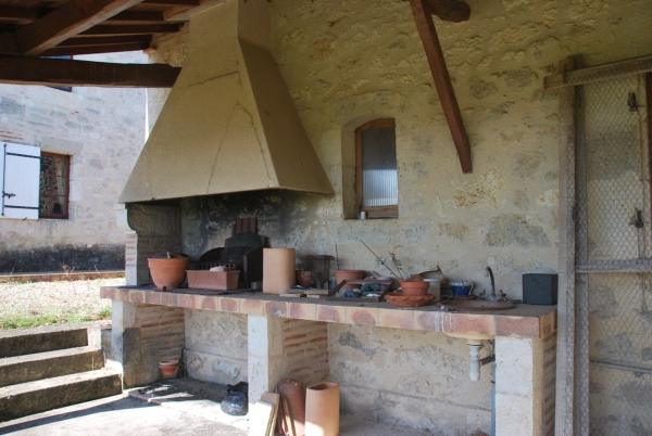 Groot landhuis met pigeonnier, schuur en zwembad