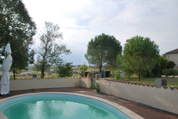 Beautiful country property with swimming pool and superb views