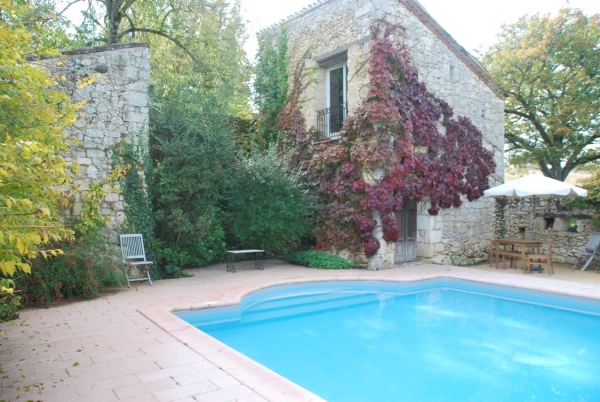 Beautiful country property with swimming pool and superb views