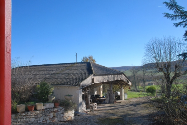 Landhuis met gîte, zwembad en schuur