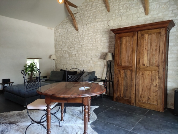 Beautifully restored 15th-century mansion with luxurious B&B and swimming pool