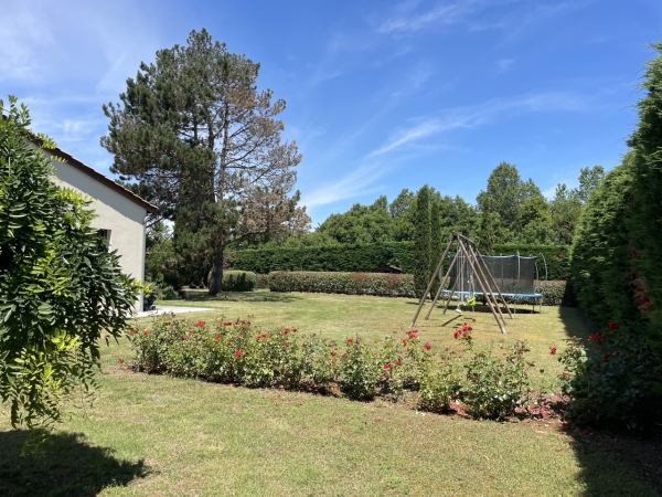 Maison tout confort en bordure du Lot