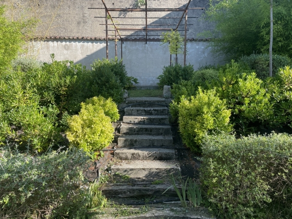 Real estate complex in one of the most beautiful villages in France