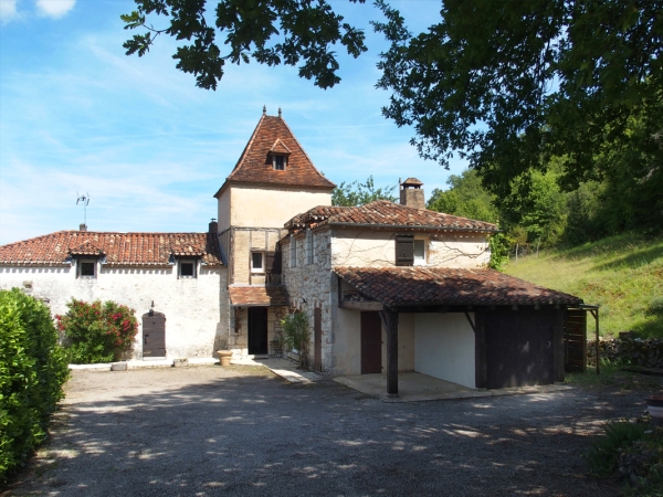 Propriété avec vue sur la vallée du Lot et 2,8 ha