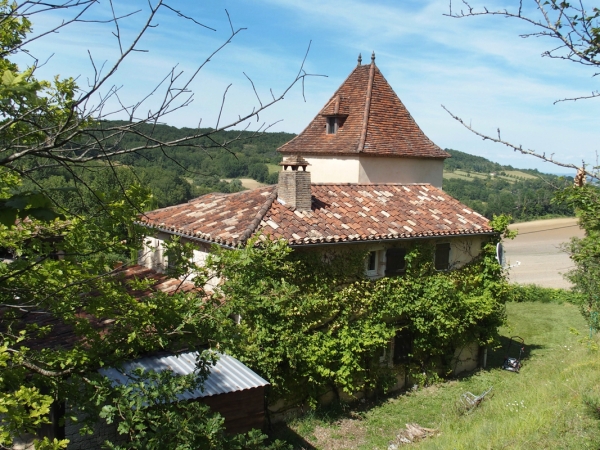 Propriété avec vue sur la vallée du Lot et 2,8 ha